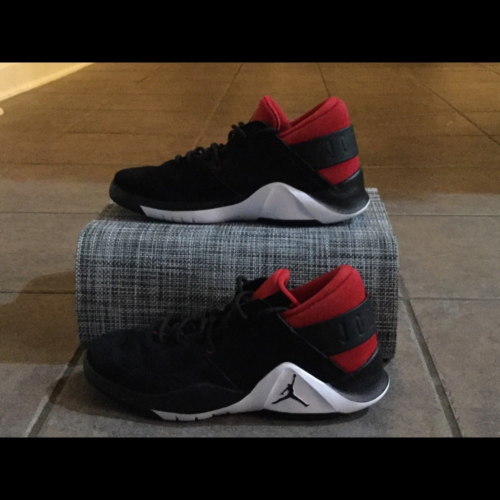 Michael Jordan Nike basketball shoes size 5Y